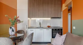 Amazing Style, Bright Colors, Balconies, 1BR near The Faculty of Law - Image 5