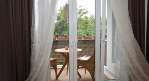 Möbelierte 3-Zm-Wohnung mit luxuriöser Innenausstattung in Zentrum - Image 3