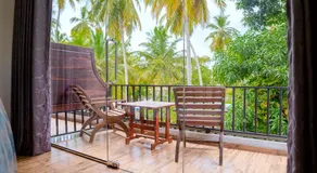 Lake Edge Resort - Image 5