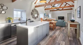Host & Stay - Fenwick Village Hall - Image 4