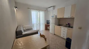 Omis Duce sandy beach apartments Mare - Image 2