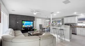 Luxury Heated Salt Pool House in Perfect Location - Image 2