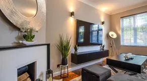 Stylish 3 Bed Apartment Sleeps 6 - Image 5