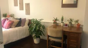 Quiet-comfy 3 bedroom house on a tree lined street in Kitsilano - Image 2
