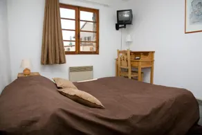 Adonis Valberg Hotel Le Chastellan - Image 3