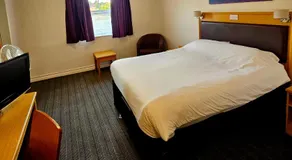 Monifieth Farm Hotel - Image 2