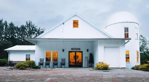 Farmhouse Suites by Amish Country Lodging - Image 5