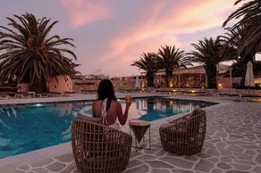 Albatross Hotel - Image 3