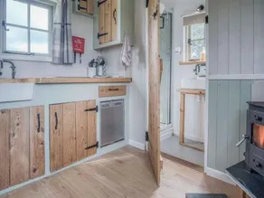Haven View Shepherd's Hut - Image 2