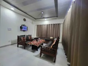 Aura Luxury Homestay - Image 3