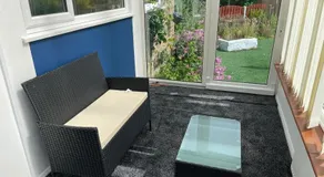 Stylish 3 bed house, private parking , with conservatory, close to KFC, McDonalds, ALDI and ASDA - Image 3