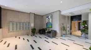 Новая яркая квартира с двумя кроватями - Image 3