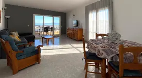 Agradable apartamento totalmente equipado con piscina y jardín | Vistas a la montaña | En la playa - Image 2