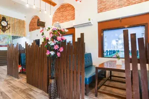 Hotel O Shree United Grills & Cafe Restro Rajendra Nagar station - Image 4
