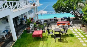 Lola's Guest House - Image 2
