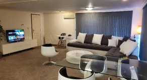 Deluxe Holiday Home - Image 2
