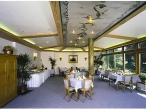 Hotel Kreuz Gästehaus und Lauchertbar mit Terrasse - Image 5