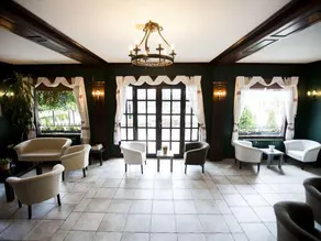 Zinos Hotel - Image 2