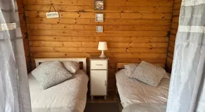 Cabin on the lake - Image 2