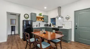 Charming, Cozy, Central & Convenient Home - Image 4