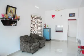 El Casa Homestay - Image 2