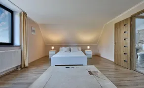Silver Cottage - Image 2