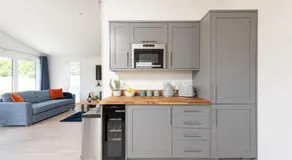 Lavender Lodge, 8 Roadford Lake Lodges - Image 2