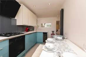 Just 20 mins from Buckingham Palace! - Image 4