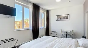 Keyless Hotel - Van Gaver - Image 2