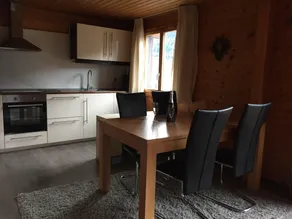 Chalet på ett soligt läge med fantastisk utsikt över bergen - Image 3