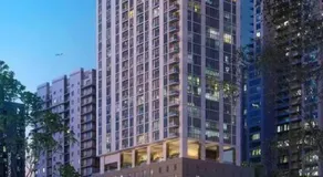 Modern 1 Bed Condo across from Bayside in Downtown - Image 5
