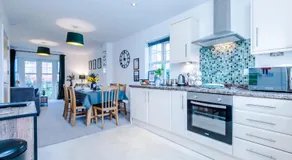 Spacious 4-Bed Townhouse in Crewe by 53 Degrees Property, Ideal for Contractors & Business, FREE Parking - Image 3