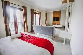 RedDoorz Premium near Ragunan Zoo 2 - Image 2