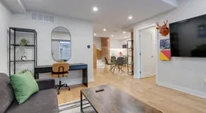 Spacious 1BDR unit with Private Patio and Parking by M11 - Image 2