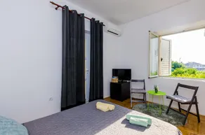 The Point Room - Image 4