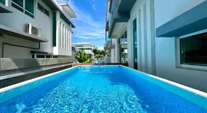 BNB Luxe Homestay, Rawang - pool, 18 pax - Image 3