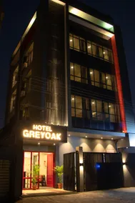 Grey Oak Hotel - Image 3
