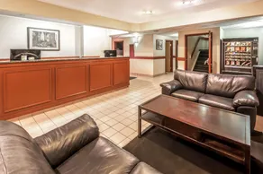 Super 8 by Wyndham Strathmore - Image 3
