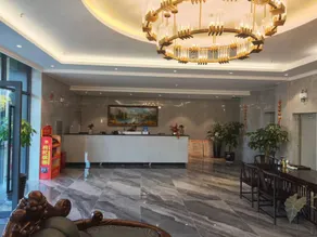 Kerry Hotel - Image 4
