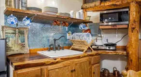 Hobbits Rest - Image 4