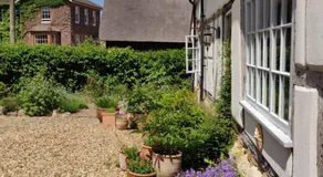 Cosy listed barn in peaceful country village - Image 4