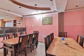 OYO 737 Hotel New Sea Paradise - Image 4