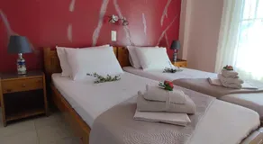 Su Casa Apartments - Image 2