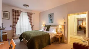 The Black Swan Inn - Image 2