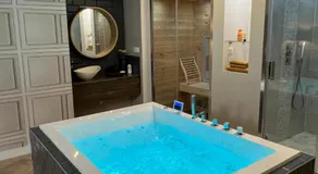 Appartement avec Jacuzzi Sauna & Home Cinéma - Nid d'Angers - Image 2