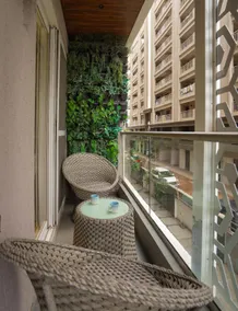 Petal Stays - Neon Homeotel 1 Km from Airport - Image 3