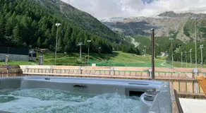 Palace Luxury Wellness Apartment and Boutique Hotel Ski-in-out - Image 2