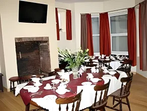 Dolphins Hotel - Image 4