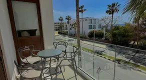 Seaside Comfort Stay Flat - Image 4