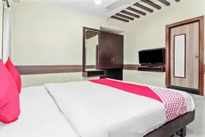 OYO 30537 Hotel Megharaj - Image 2